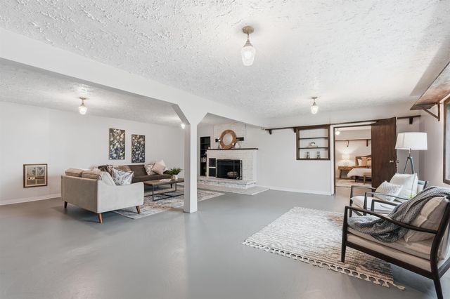 17307 N Little Spokane River Dr, Colbert, WA 99005
