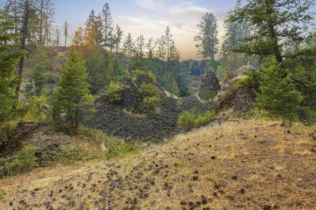 17307 N Little Spokane River Dr, Colbert, WA 99005