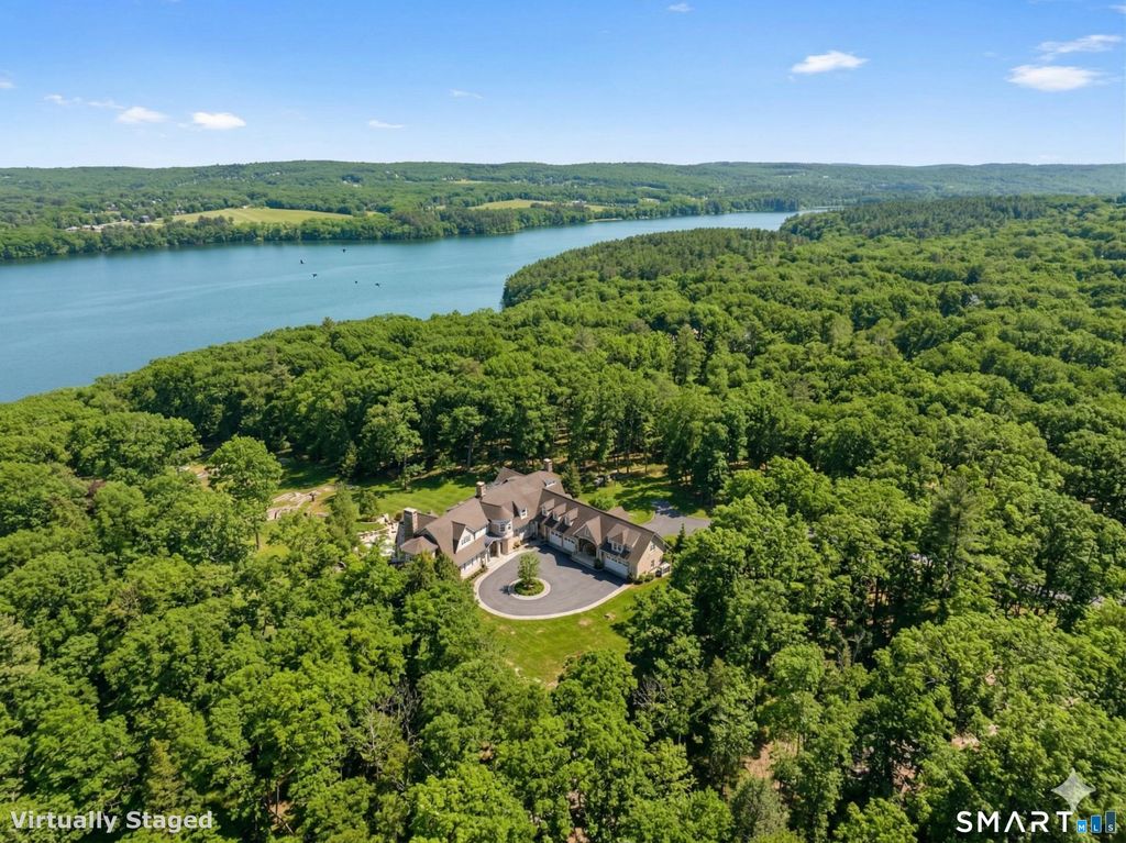 5 Viewpoint Lane, Ellington, CT 06029