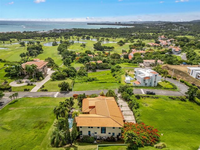 13 MIRADOR NE 13, Rio Grande, PR 00745