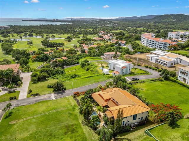 13 MIRADOR NE 13, Rio Grande, PR 00745