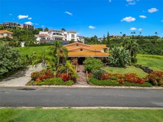 13 MIRADOR NE 13, Rio Grande, PR 00745