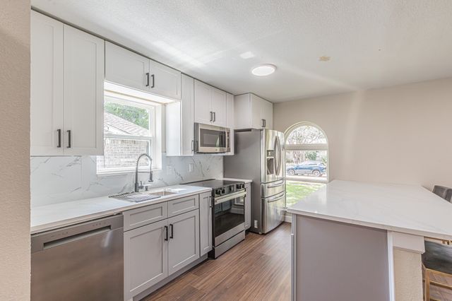 1214 Winterwood Drive, Lewisville, TX 75067