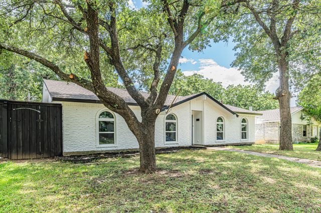 1214 Winterwood Drive, Lewisville, TX 75067