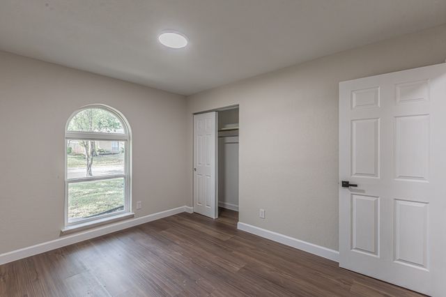 1214 Winterwood Drive, Lewisville, TX 75067