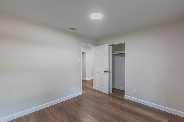 1214 Winterwood Drive, Lewisville, TX 75067