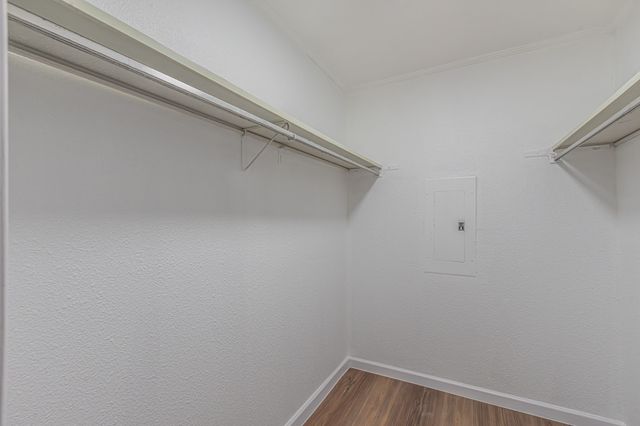 1214 Winterwood Drive, Lewisville, TX 75067