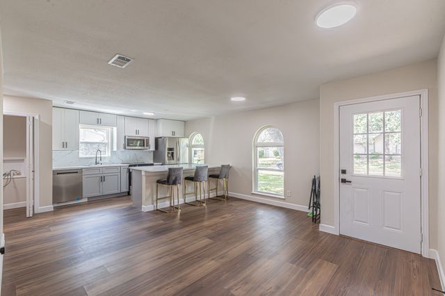 1214 Winterwood Drive, Lewisville, TX 75067