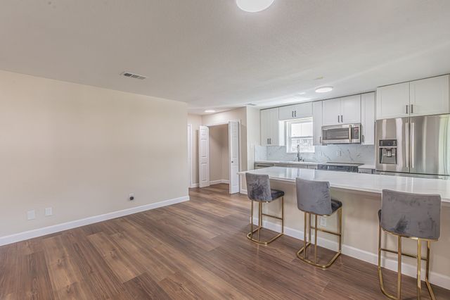 1214 Winterwood Drive, Lewisville, TX 75067