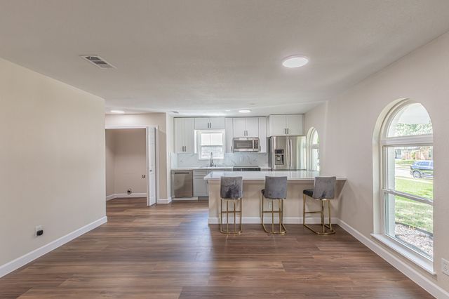 1214 Winterwood Drive, Lewisville, TX 75067