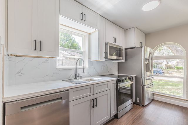 1214 Winterwood Drive, Lewisville, TX 75067