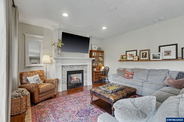 2113 Goldfinch Av SE, Stayton, OR 97383