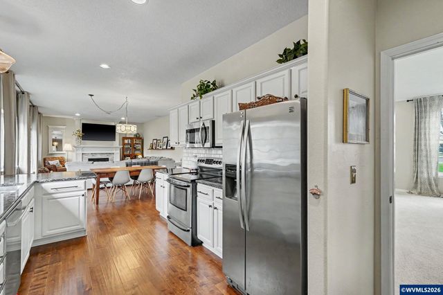 2113 Goldfinch Av SE, Stayton, OR 97383