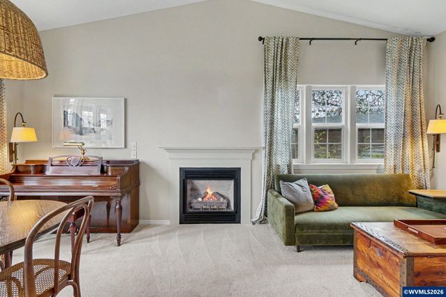 2113 Goldfinch Av SE, Stayton, OR 97383