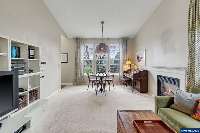 2113 Goldfinch Av SE, Stayton, OR 97383