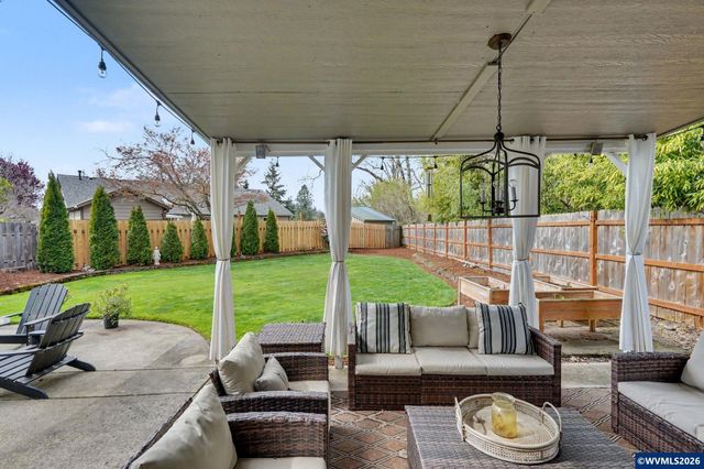 2113 Goldfinch Av SE, Stayton, OR 97383