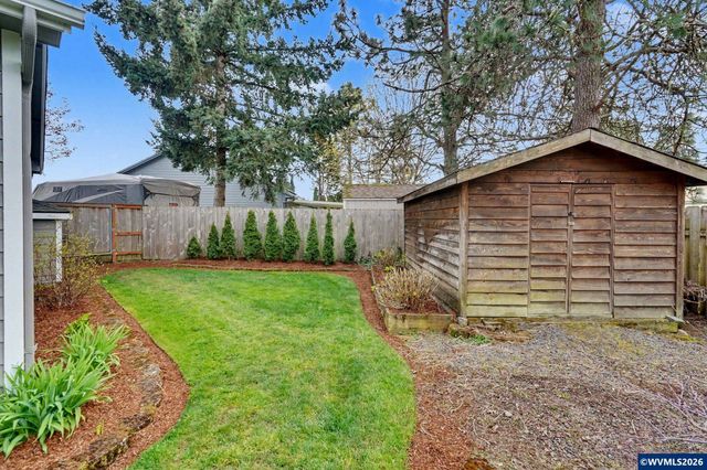 2113 Goldfinch Av SE, Stayton, OR 97383