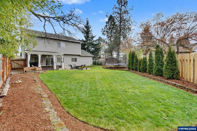 2113 Goldfinch Av SE, Stayton, OR 97383