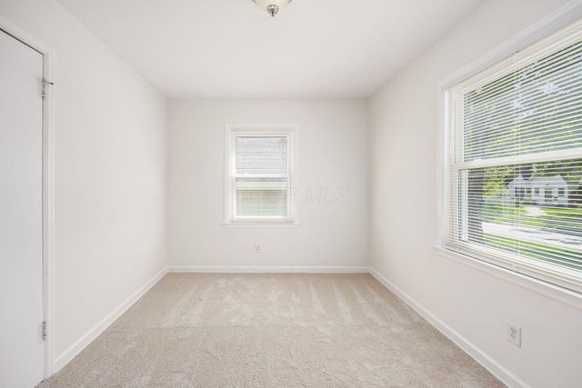 112 Howard Avenue, Worthington, OH 43085