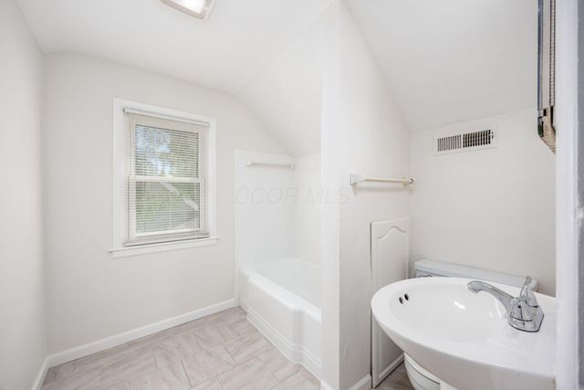 112 Howard Avenue, Worthington, OH 43085