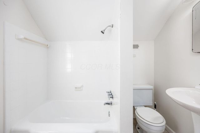 112 Howard Avenue, Worthington, OH 43085