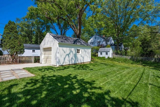 112 Howard Avenue, Worthington, OH 43085