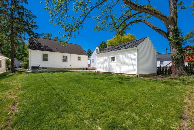 112 Howard Avenue, Worthington, OH 43085