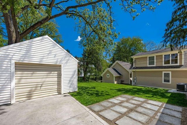 112 Howard Avenue, Worthington, OH 43085