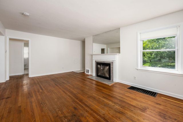 112 Howard Avenue, Worthington, OH 43085