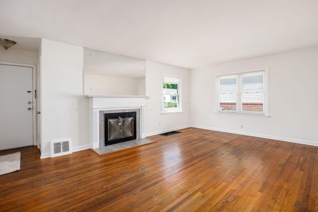 112 Howard Avenue, Worthington, OH 43085