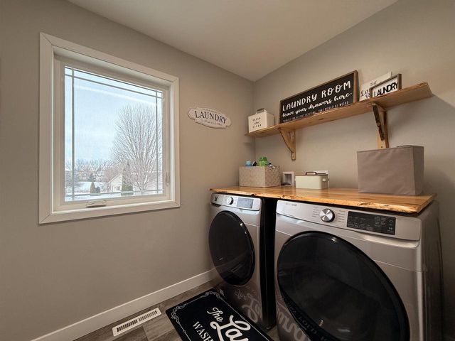 N536 ROBINHOOD DRIVE, Sherwood, WI 54169