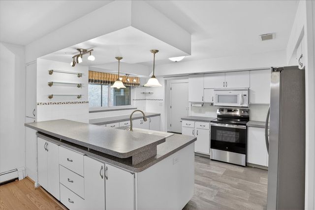 70506 Sunrise Drive, Edwardsburg, MI 49112