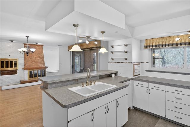 70506 Sunrise Drive, Edwardsburg, MI 49112