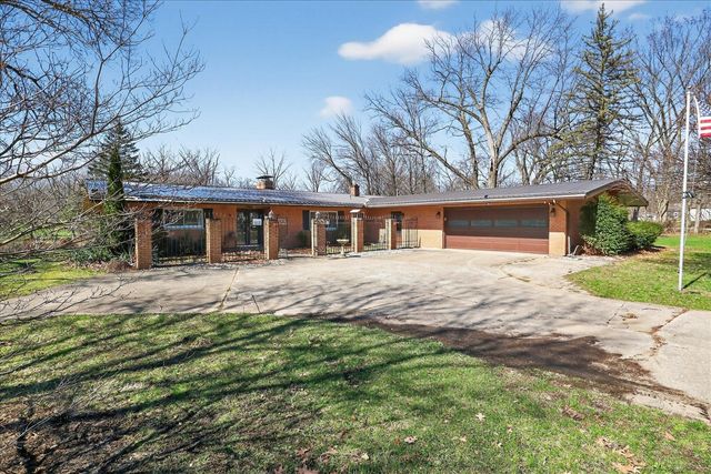 70506 Sunrise Drive, Edwardsburg, MI 49112