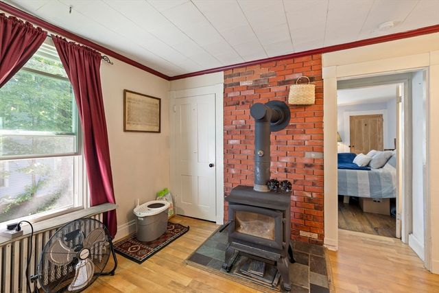 291 N Main St, North Brookfield, MA 01535