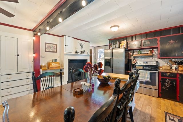 291 N Main St, North Brookfield, MA 01535