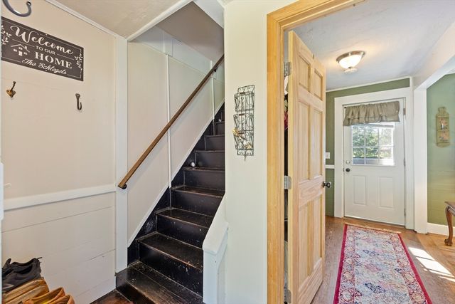 291 N Main St, North Brookfield, MA 01535