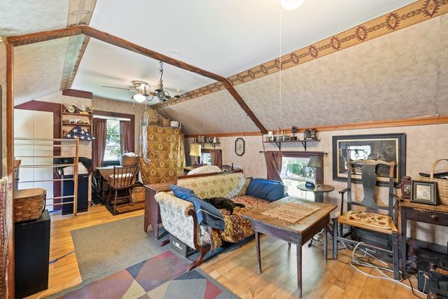 291 N Main St, North Brookfield, MA 01535