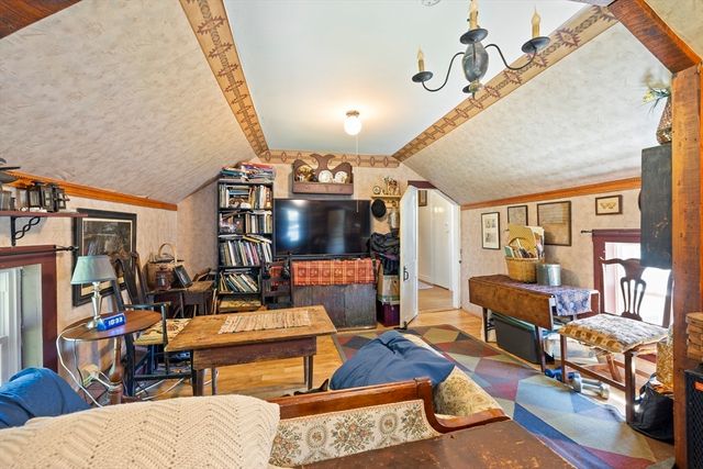 291 N Main St, North Brookfield, MA 01535