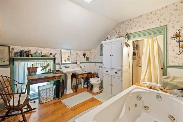 291 N Main St, North Brookfield, MA 01535