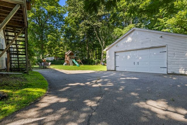 291 N Main St, North Brookfield, MA 01535