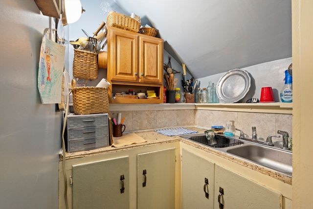 291 N Main St, North Brookfield, MA 01535