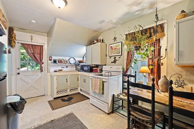 291 N Main St, North Brookfield, MA 01535