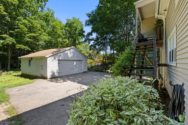 291 N Main St, North Brookfield, MA 01535