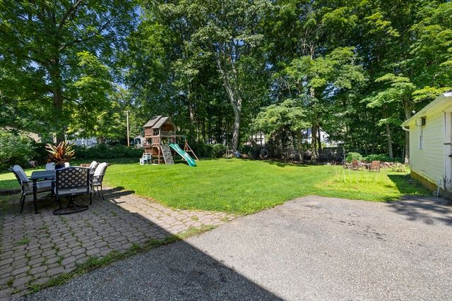 291 N Main St, North Brookfield, MA 01535