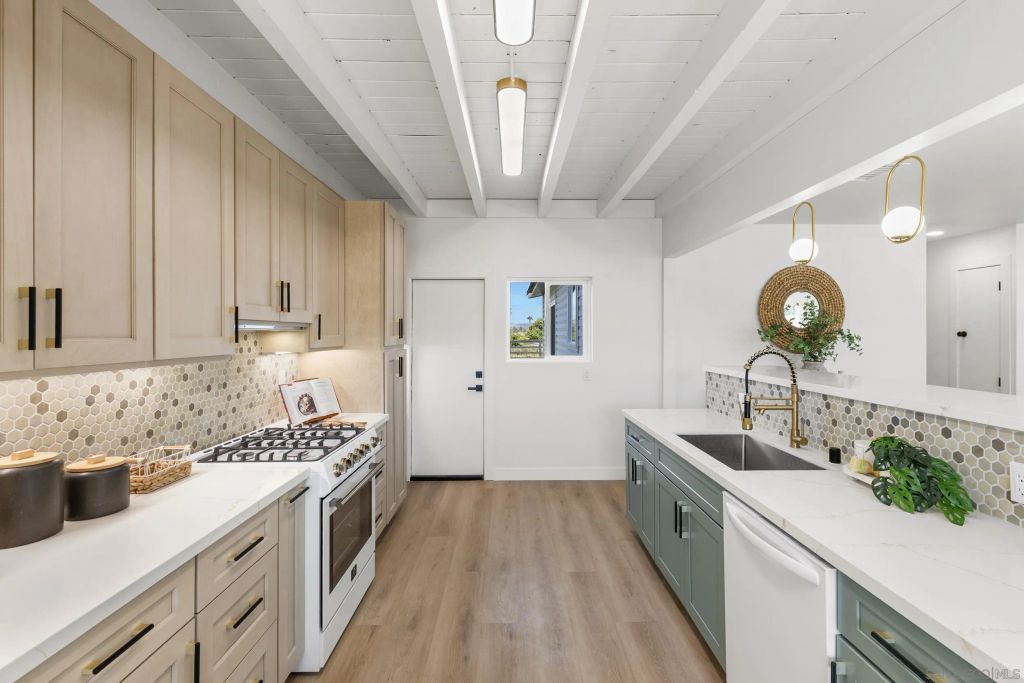 2846 Cedar Rd, Oceanside, CA 92056