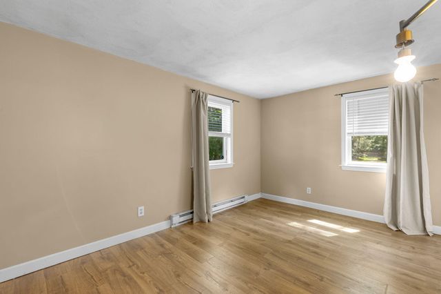 70 Cape Drive APT 8B, Mashpee, MA 02649