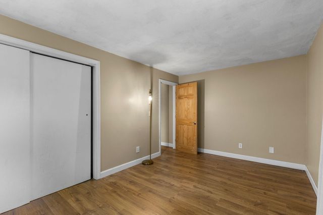 70 Cape Drive APT 8B, Mashpee, MA 02649