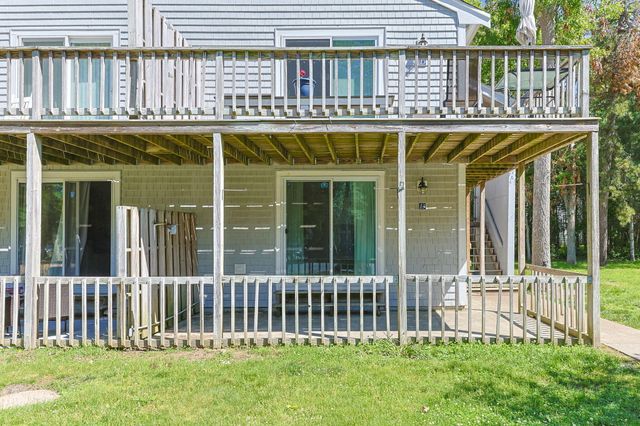 70 Cape Drive APT 8B, Mashpee, MA 02649