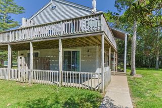 70 Cape Drive APT 8B, Mashpee, MA 02649